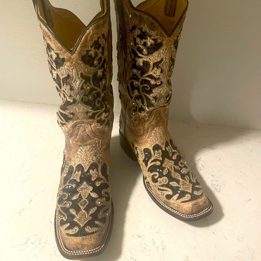 Corral embroidered black glitter boots